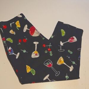 Capri length pants with cocktail print